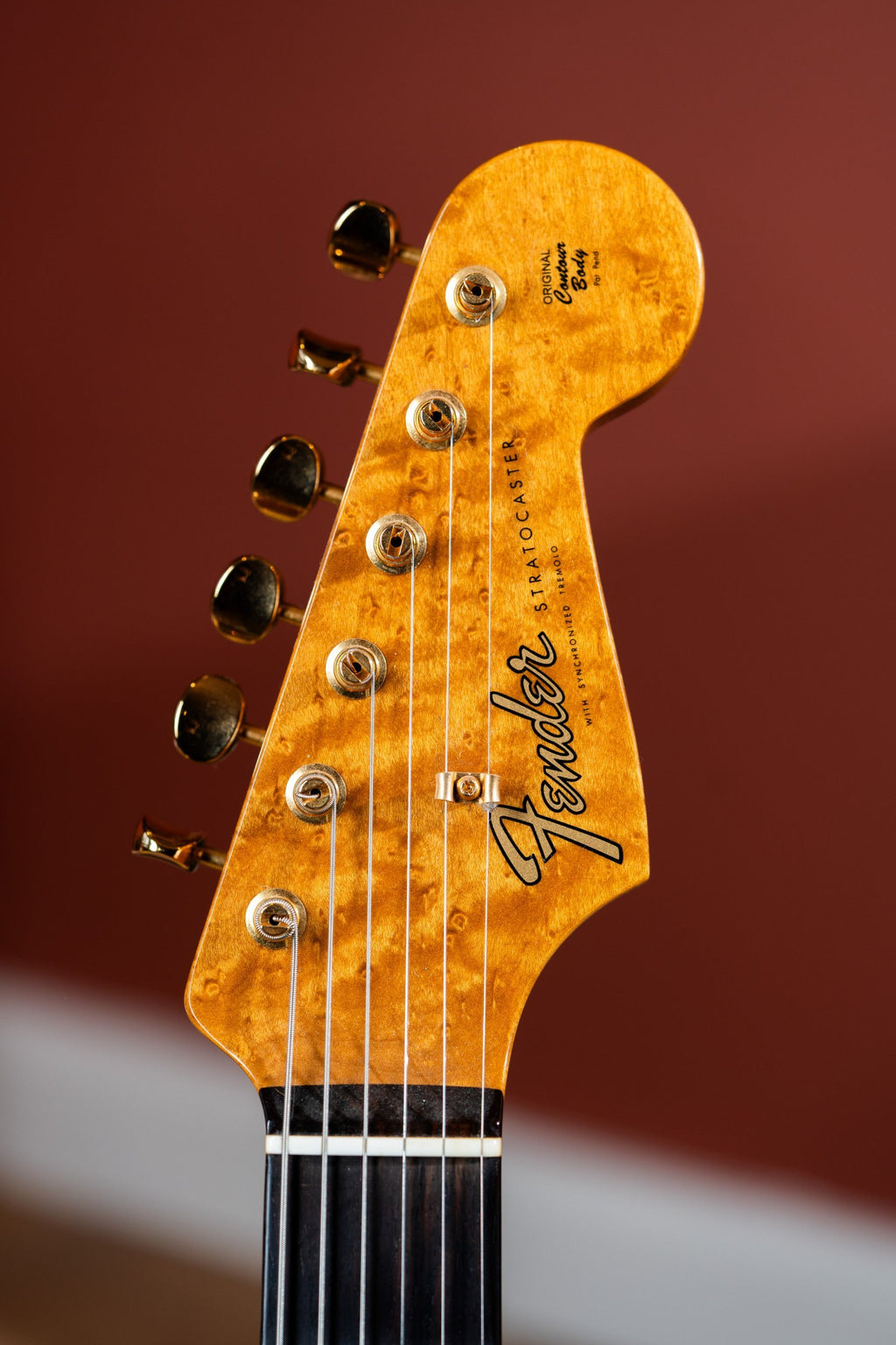 Fender Custom Shop Artisan Claro Walnut Stratocaster 2018
