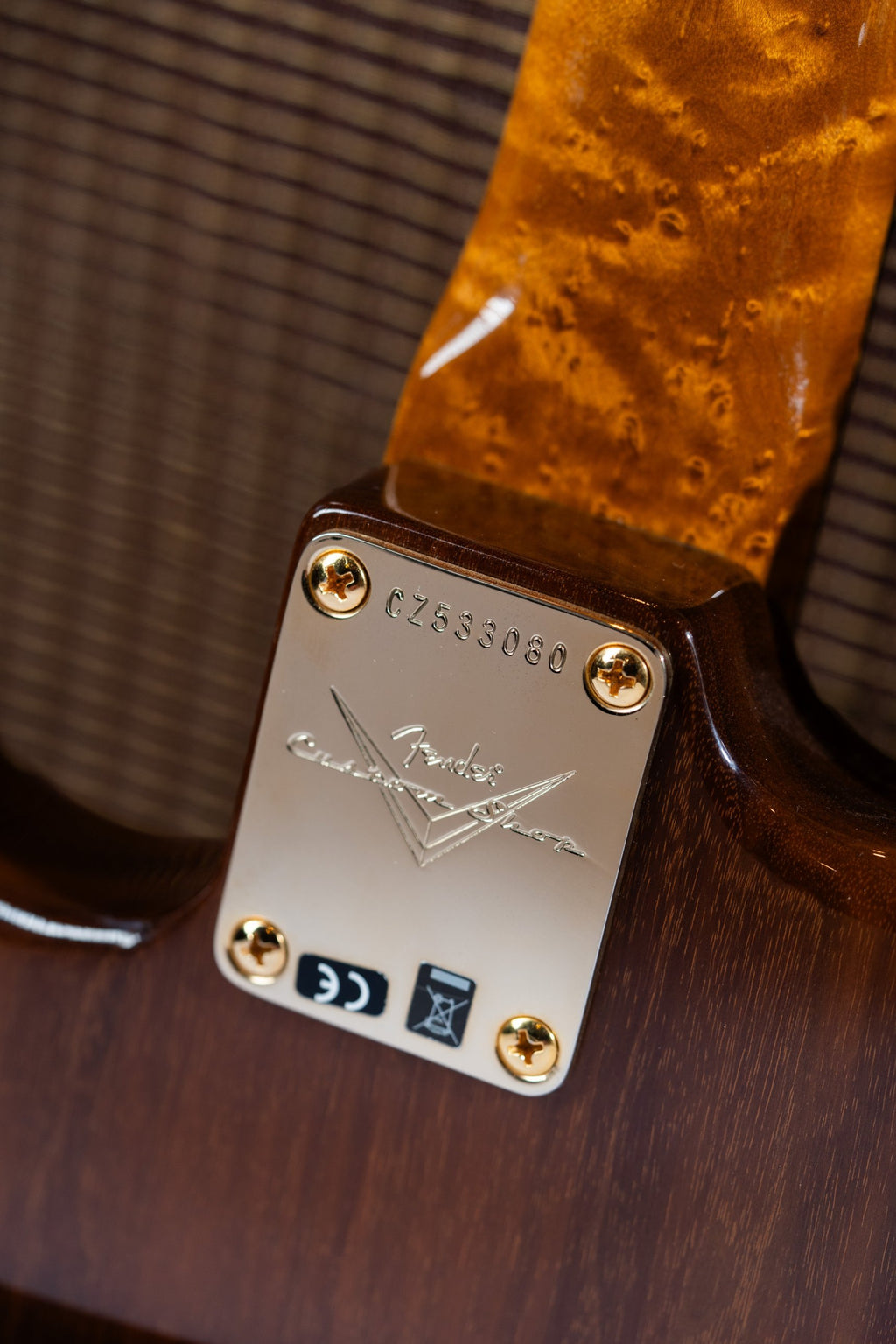 Fender Custom Shop Artisan Claro Walnut Stratocaster 2018