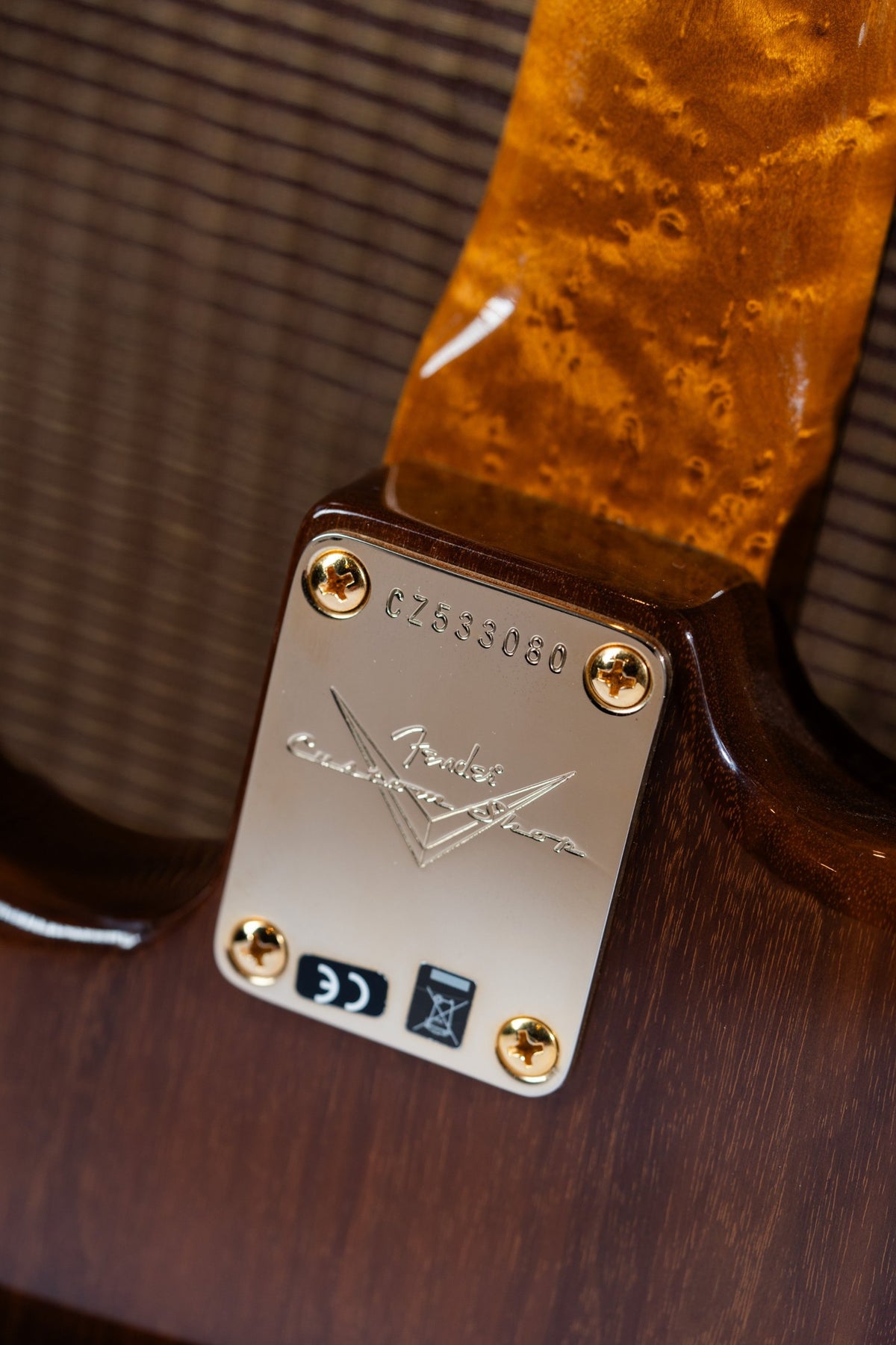 Fender Custom Shop Artisan Claro Walnut Stratocaster 2018